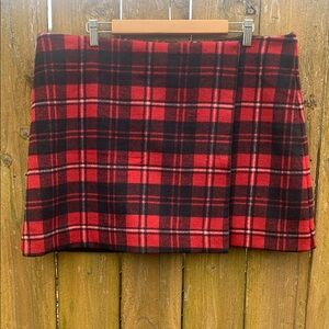 GAP  Red and Black plaid wrap mini skirt   Soft and fuzzy